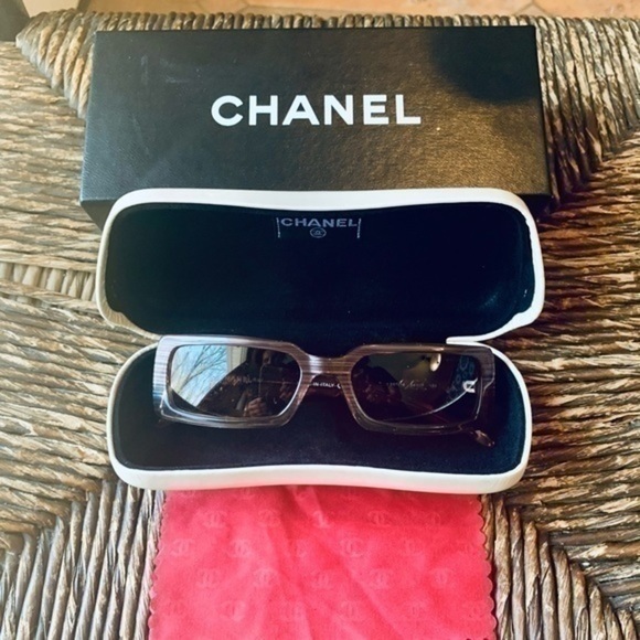 ✨CC Authentic CHANEL Ombré Taupe Sunglasses 😎 - Picture 11 of 12